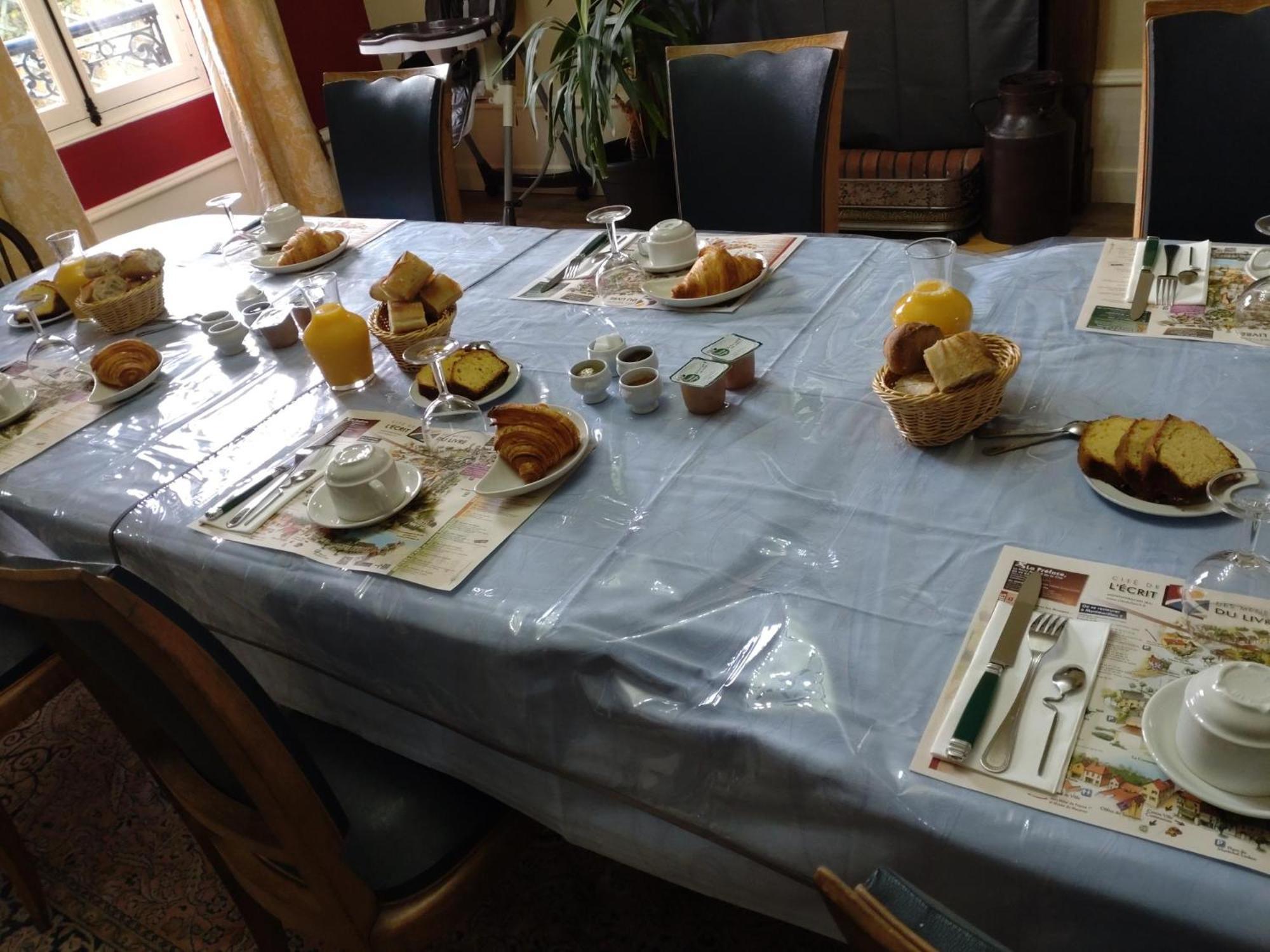 La Brasserie Chambre D'Hotes De Delphine Saulgé Dış mekan fotoğraf